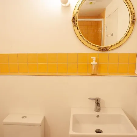 Modern 2 Bedroom In The Heart Of Daire *
