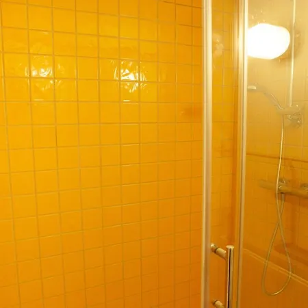 Modern 2 Bedroom In The Heart Of Daire